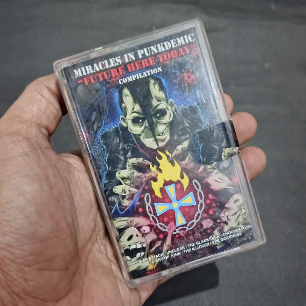 kaset kompilasi