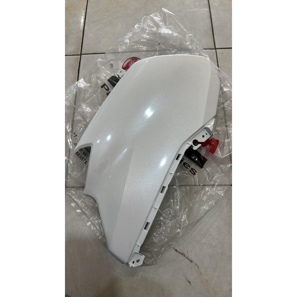 BODY DEPAN KIRI NMAX NEW WARNA PUTIH NMAX 2020 - 2025