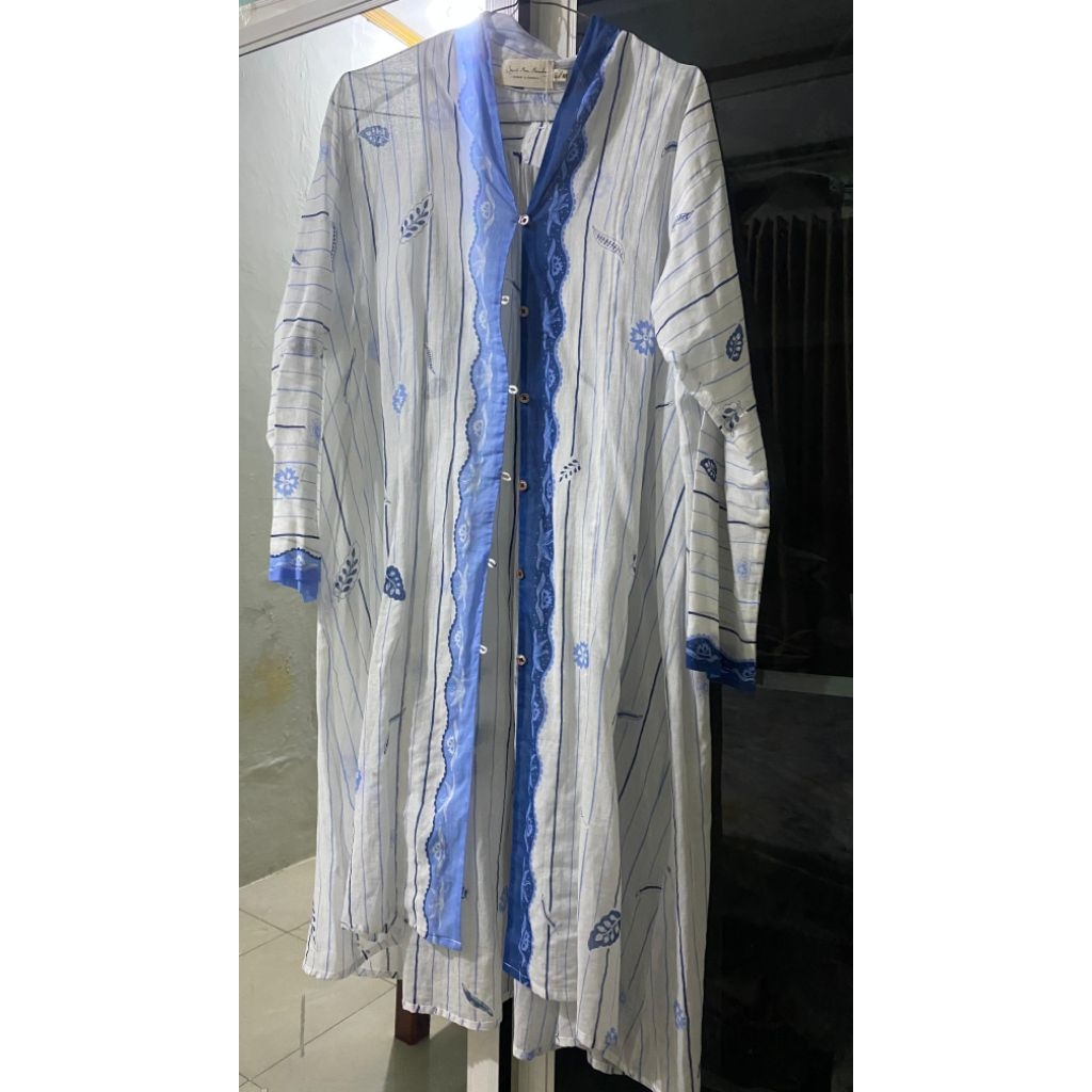 Baju sejauh mata memandang