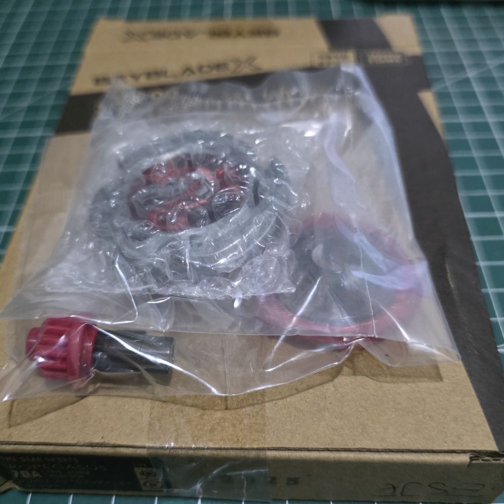 Aero Pegasus Red Original Takara Tomy Beyblade X
