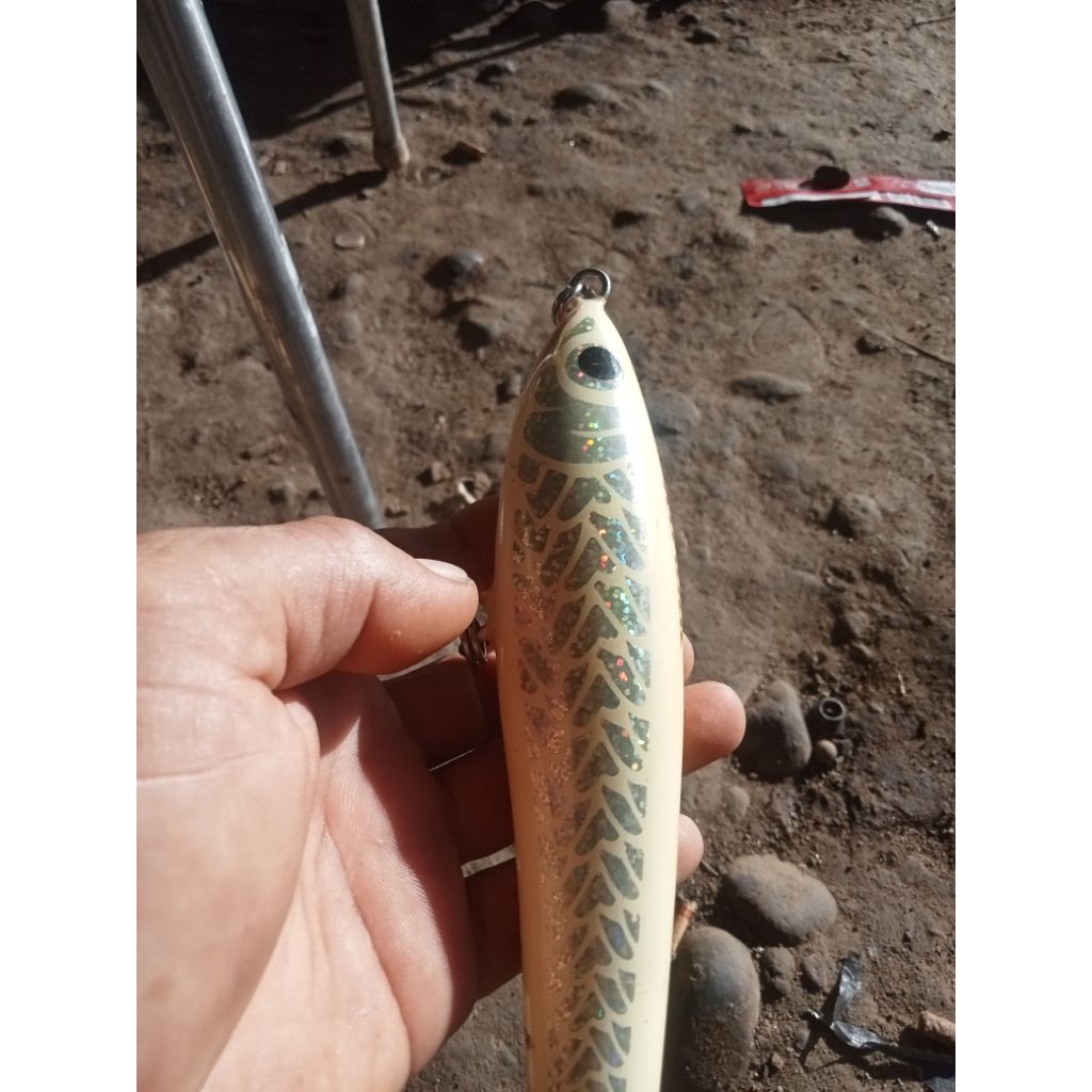 lure rivana 180mm. keadaan seken. sama hook BKK NYA