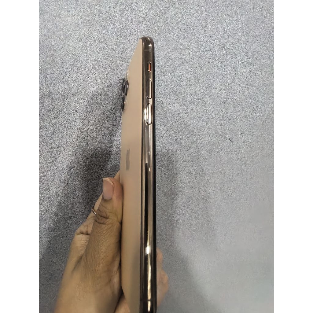 iPhone 11 pro max 256 Gold