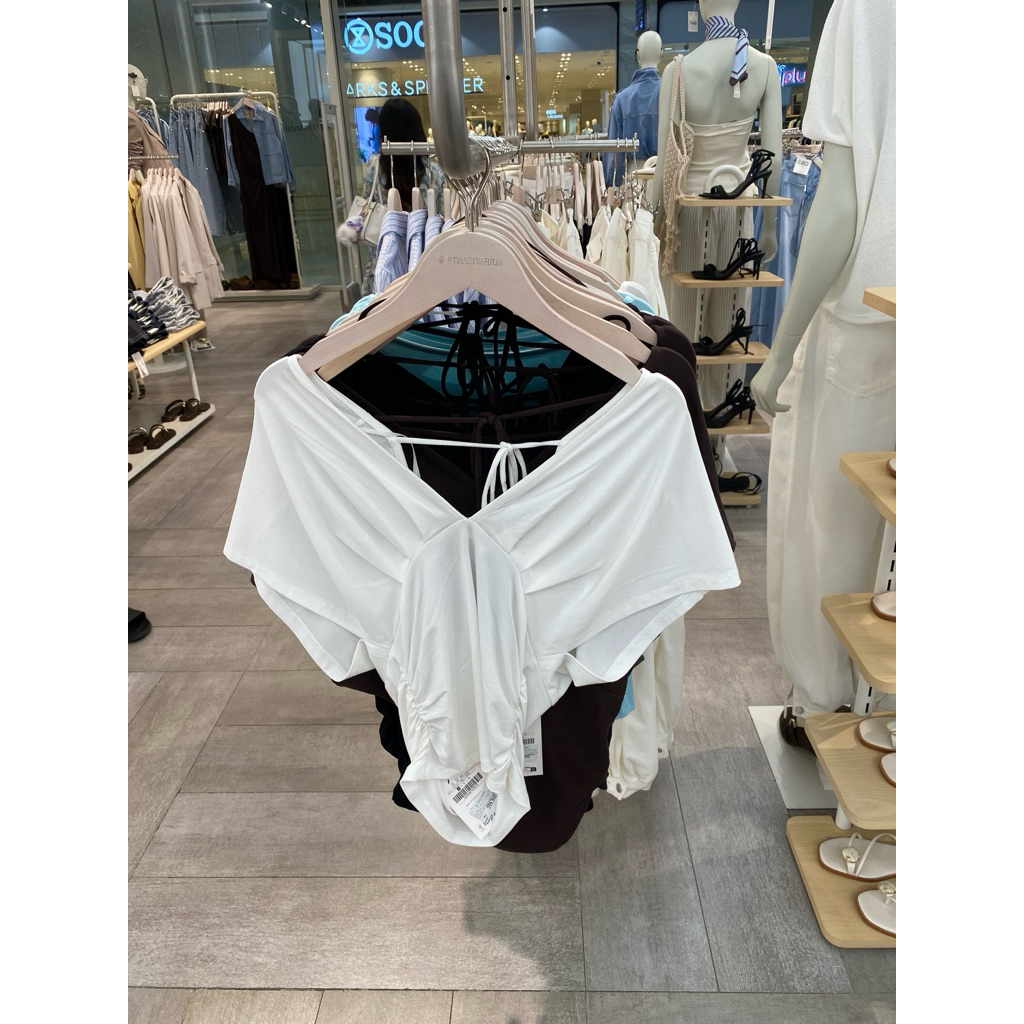 Jastip Stradivarius Tshirt Kaos