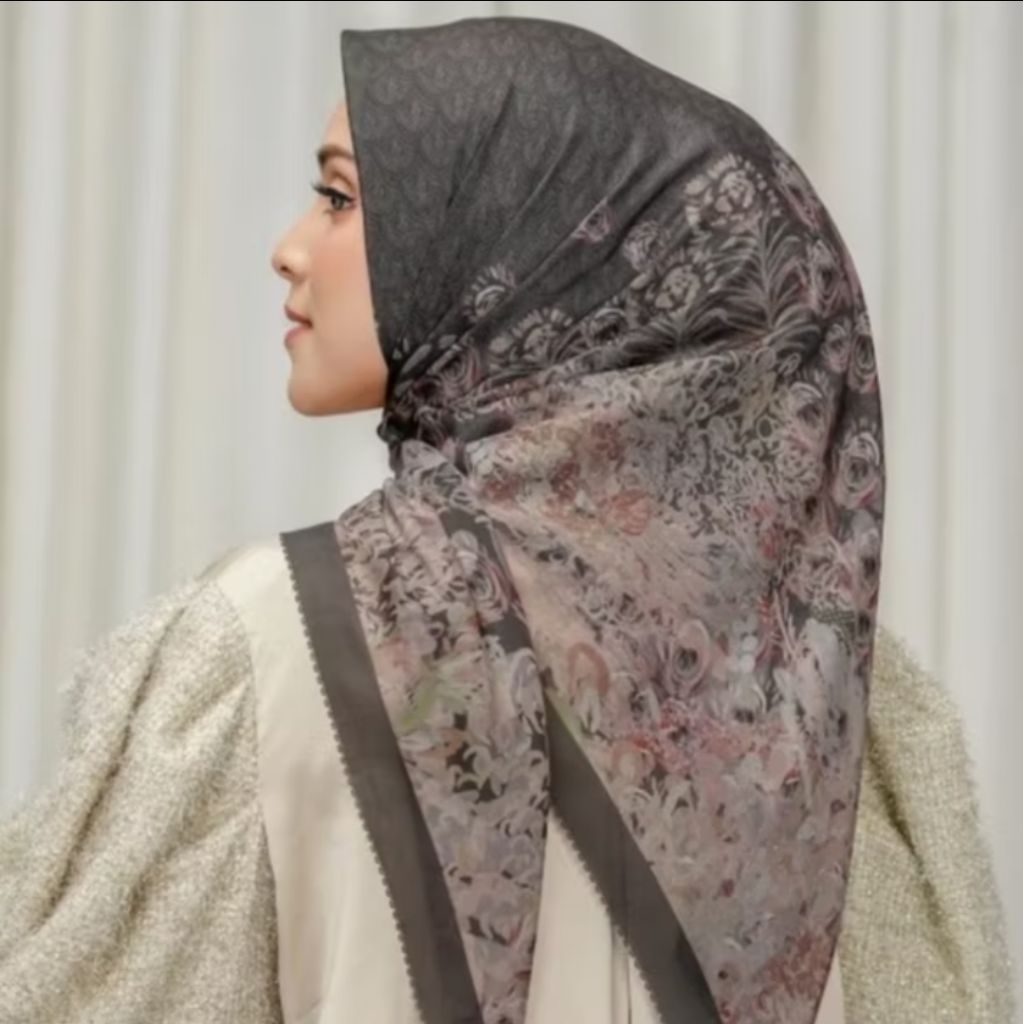 Raisin (black)-Seri Ederra 2.0 Buttonscarves Baru dan siap kirim