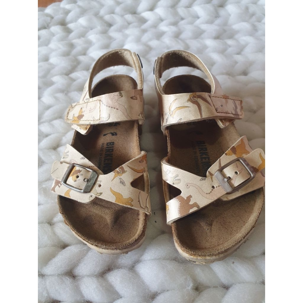 Sendal sepatu birkenstock dinosaurus putih anak perempuan usia 3 tahun size 24