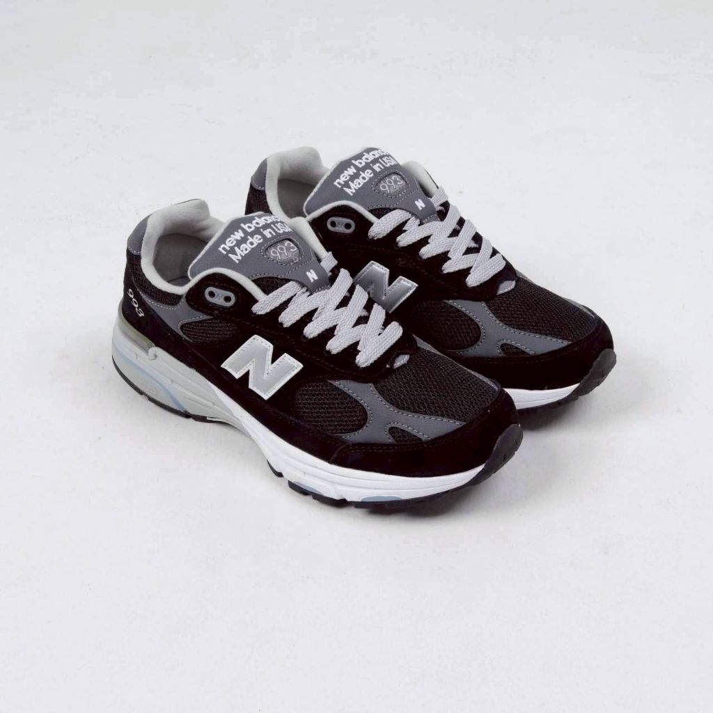 993 Black White