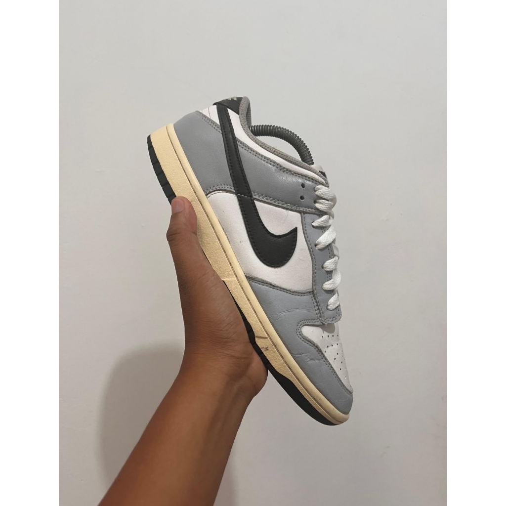 SB DUNK LOW SECOND