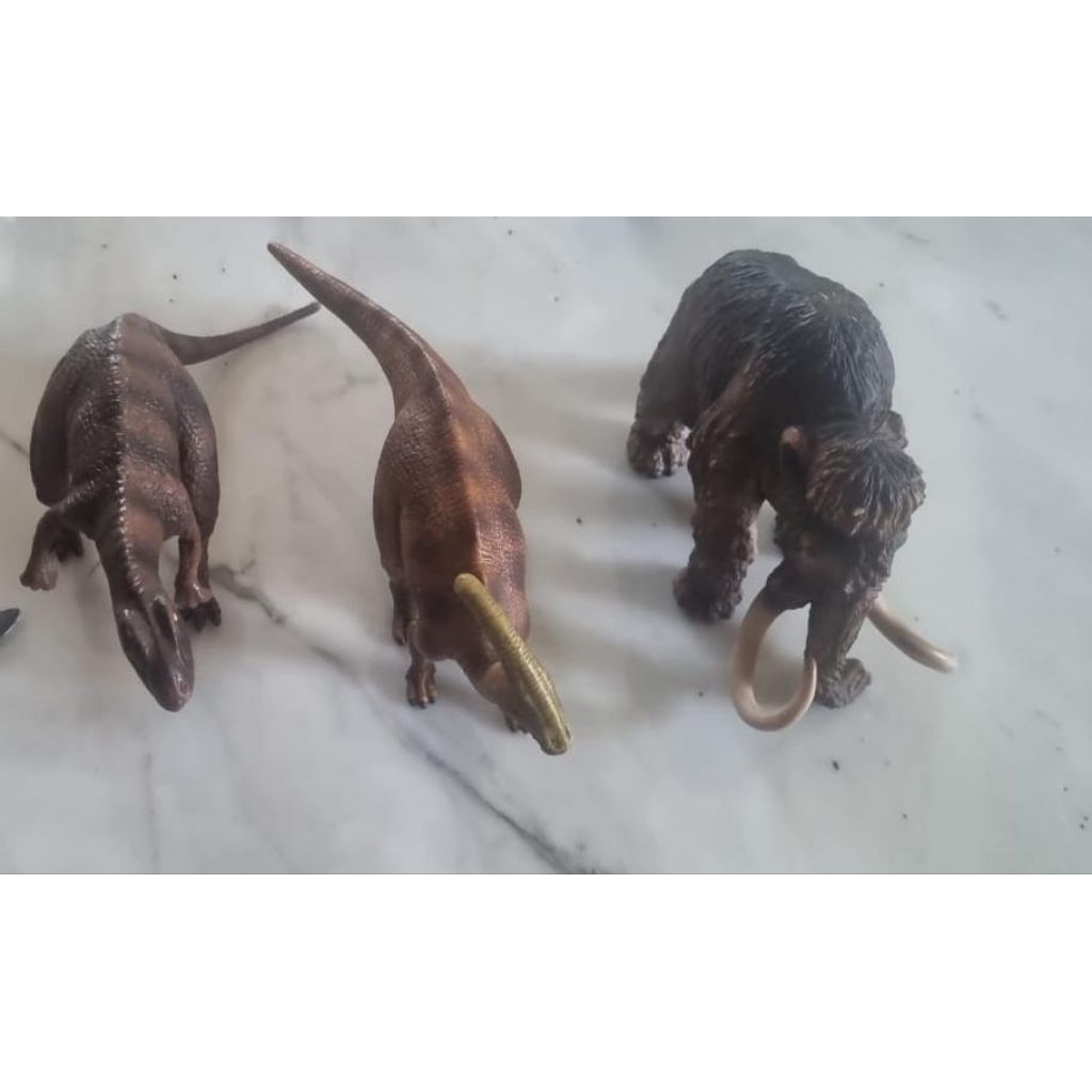 preloved: Schleich Animal Figures