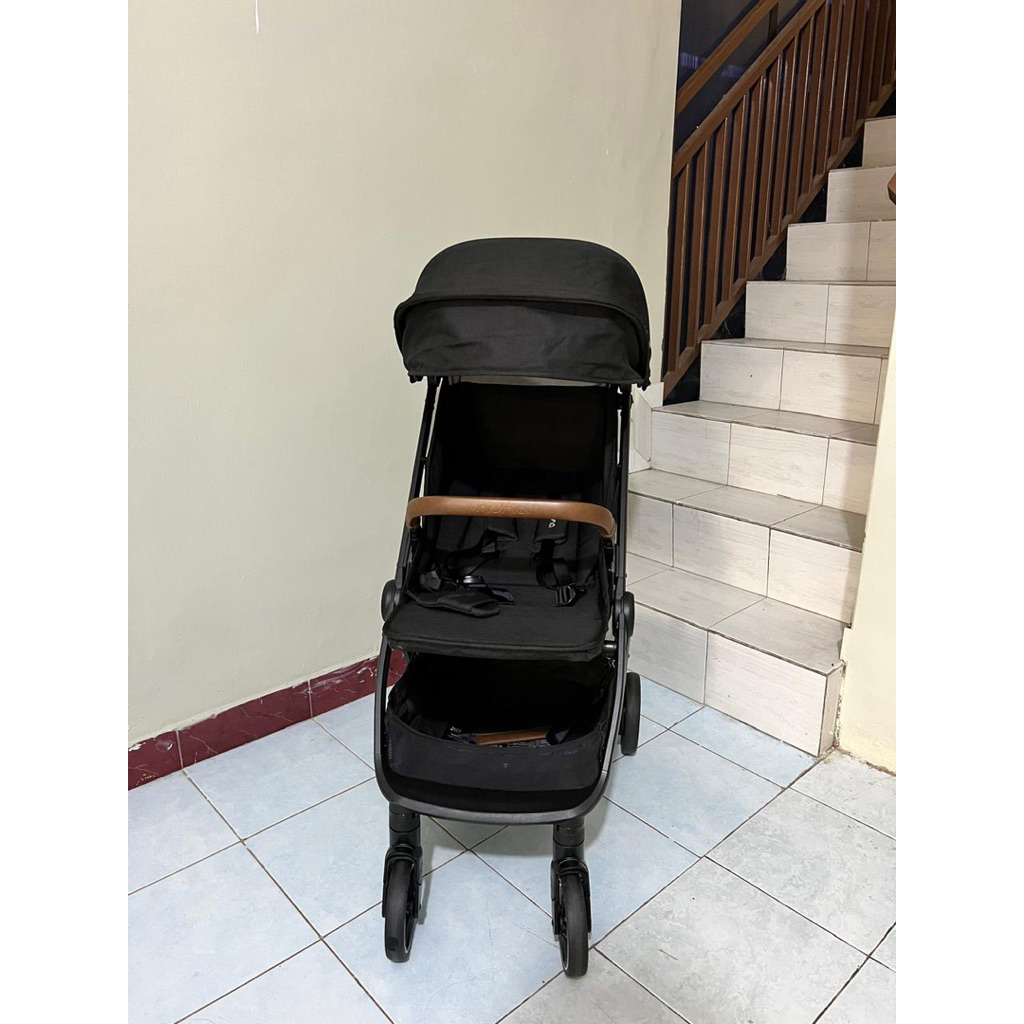 Stroller New and Preloved Nuna Trvl