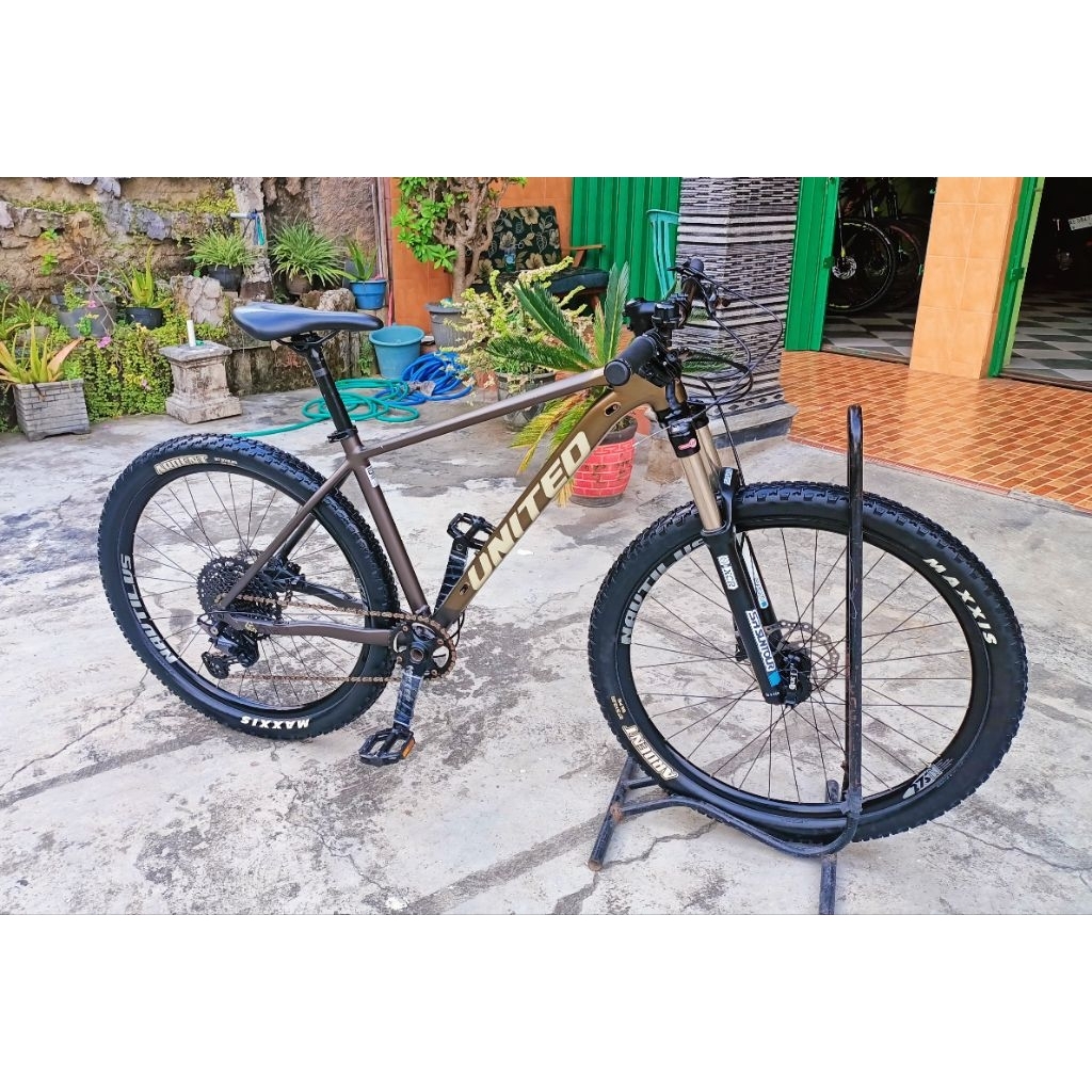 united clovis 6.10 size M 27,5 second