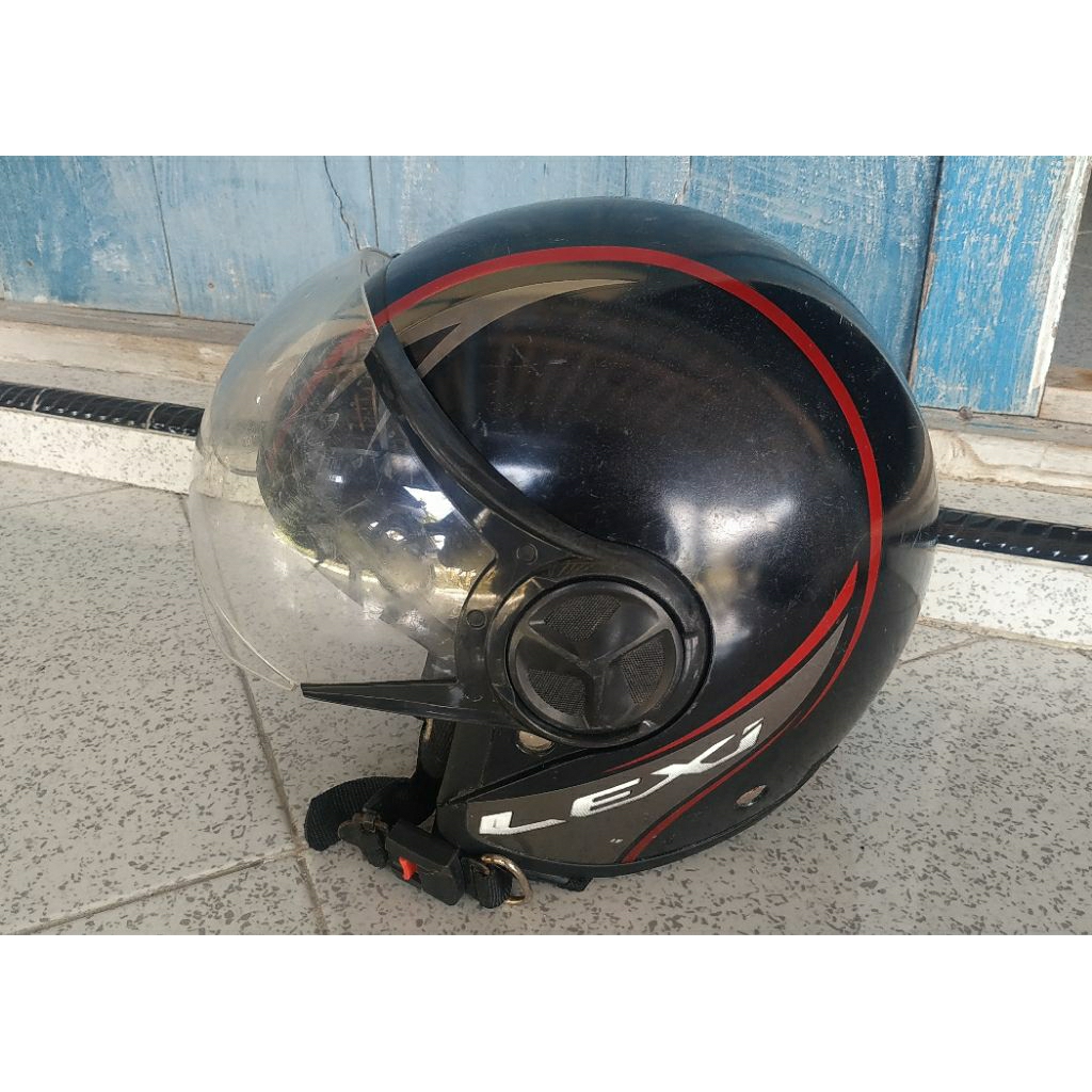 Helm yamaha LEXI