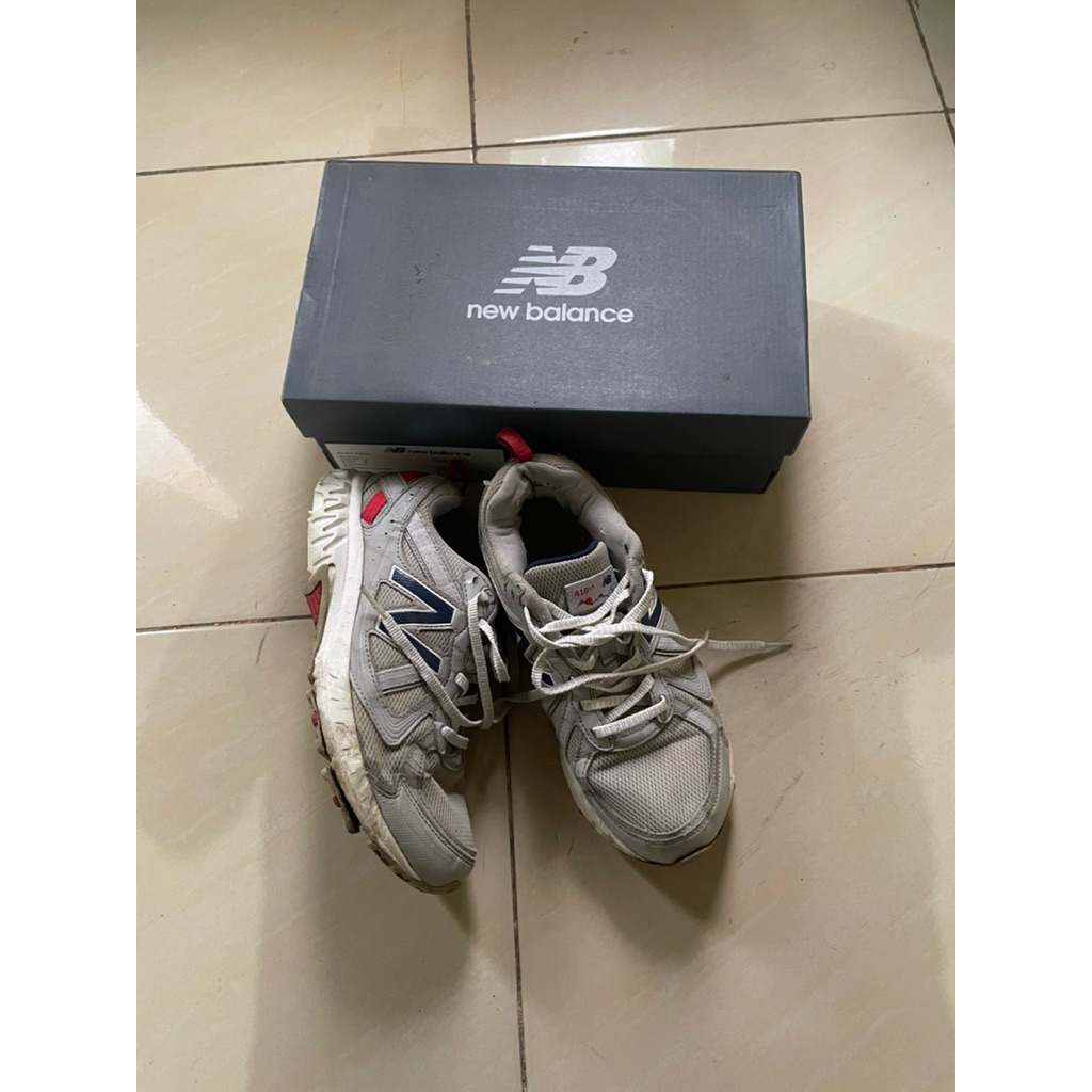 preloved nb size 38-39 (24-24,5cm) new balance 410 v5