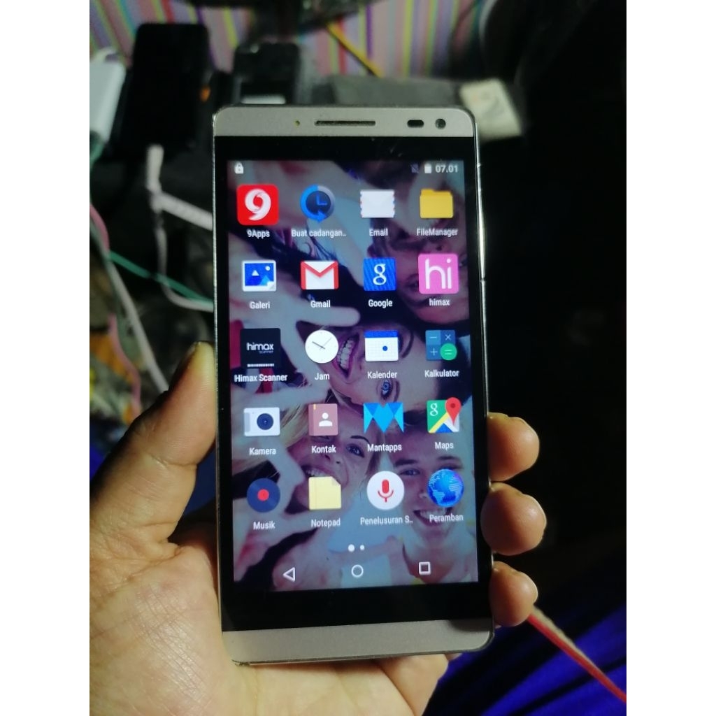 lcd himax pure 3s normal... maaf jual lcd bukan unit hp
