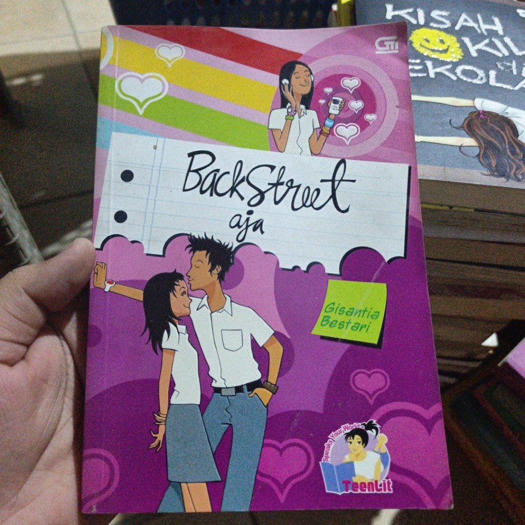 [Preloved] Backstreet Aja  Gisantia Bestari