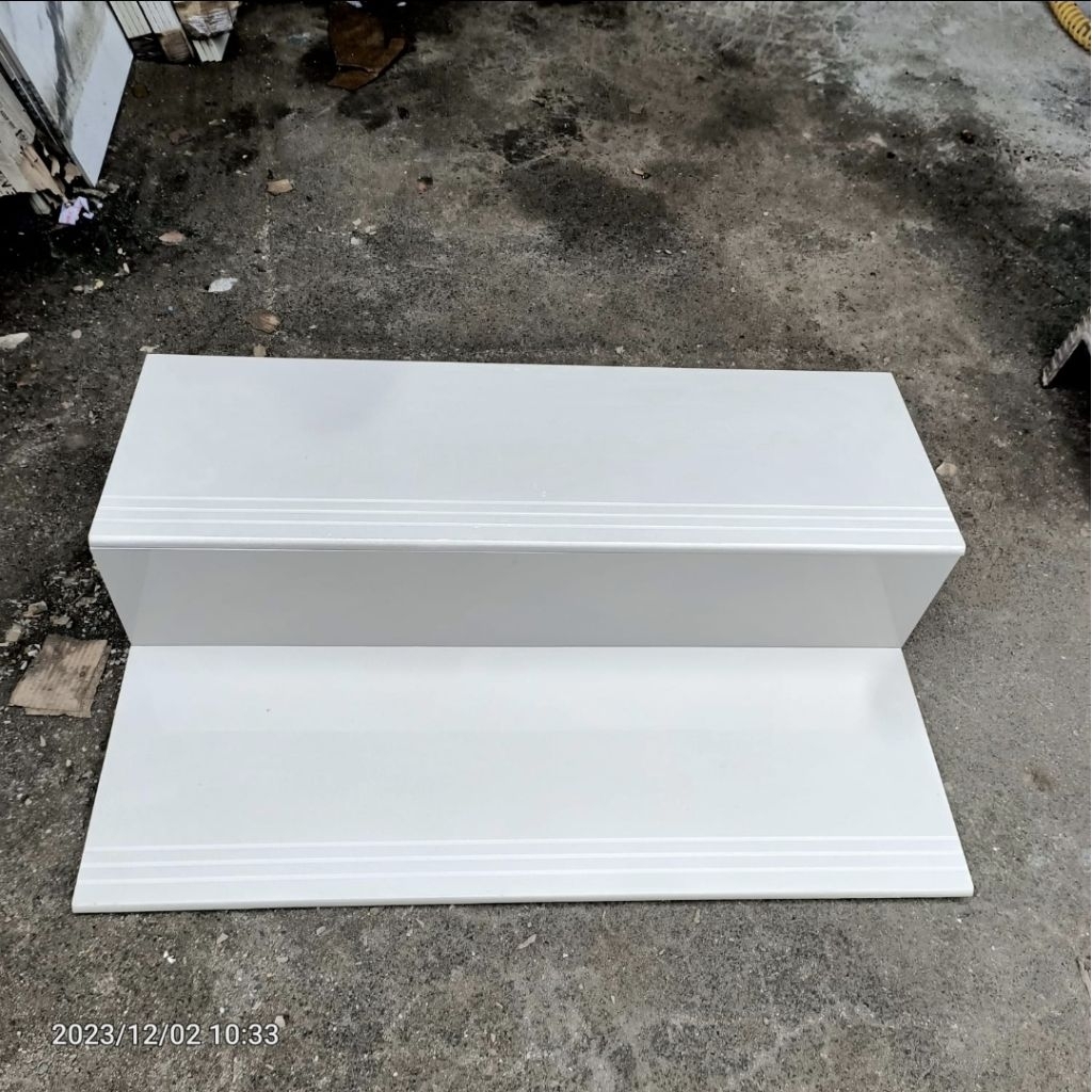 lis plin kramik granit anak tangga 30×80 20×80 cream polos
