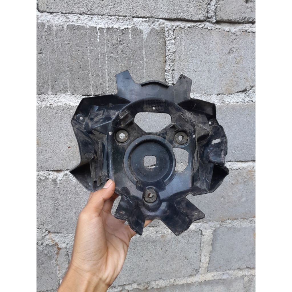 Cover batok belakang lampu depan  yamaha vixion nvl vixion new 2013-2014 original