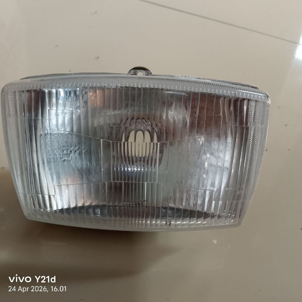 LAMPU DEPAN REFLEKTOR SUZUKI RC 100 BRAVO JET COLET