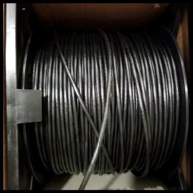 Kabel AMP Commscope Cat. 6 U/UTP outdoor cable, black jacket, 4 pair count, 305m length, pull box
