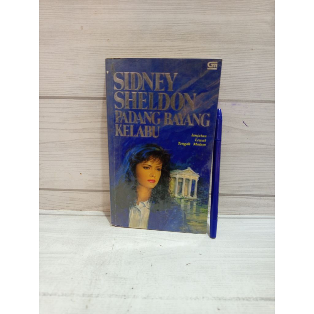 Novel original PADANG BAYANG KELABU BY SIDNEY SHELDON