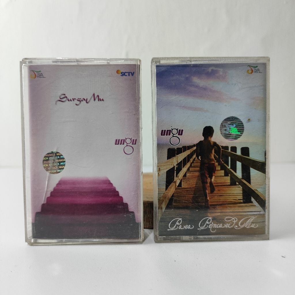 kaset pita ungu band
