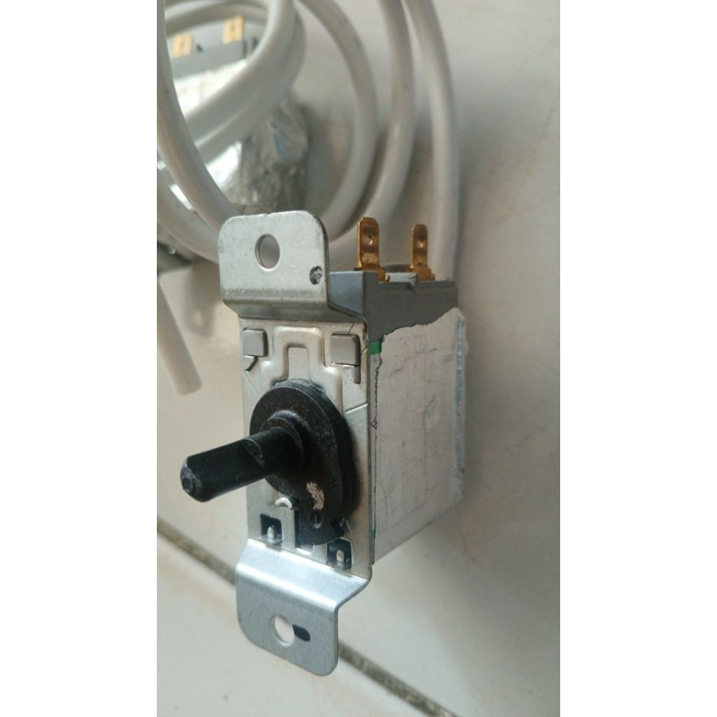 Thermostat kulkas putaran penuh Sharp original