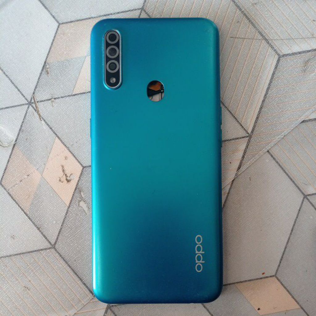 LCD OPPO A31 BEKAS