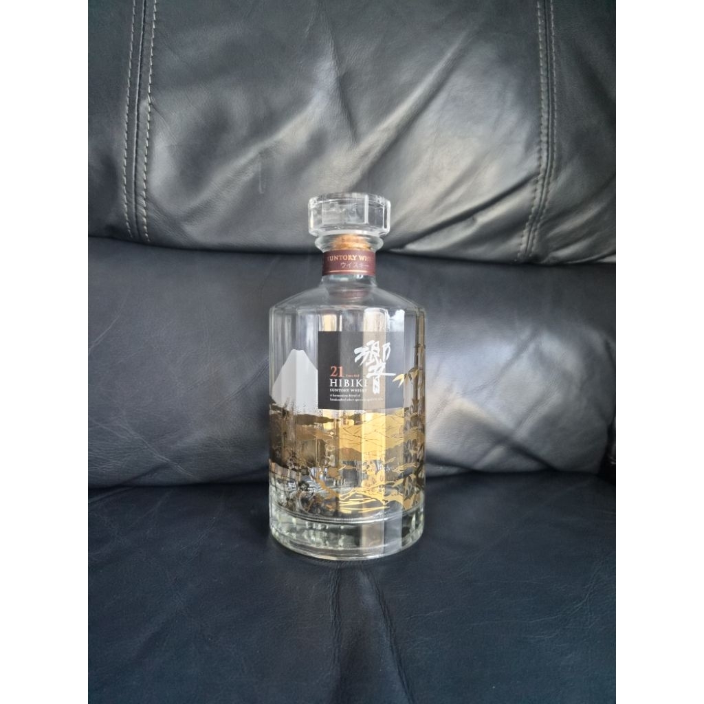 botol bekas hibiki21, glenfiddich18, hakushu, azule