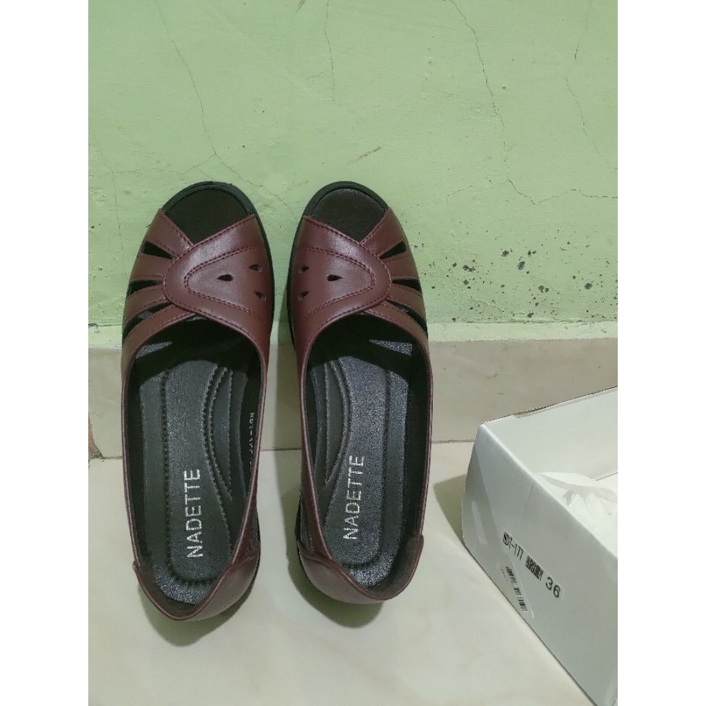 Flat Shoes Wanita NADETTE – Nyaman, Stylish, dan Elegan untuk Daily Wear Sandal Wanita