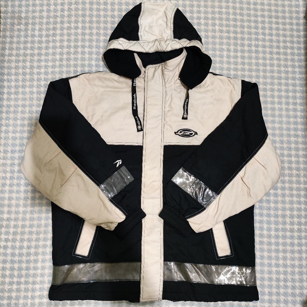 jacket reebok vintage big logo hitam putih size XL cakep