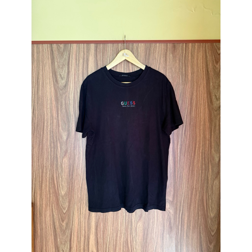 Baju Kaos Guess Center Logo Bordir Second