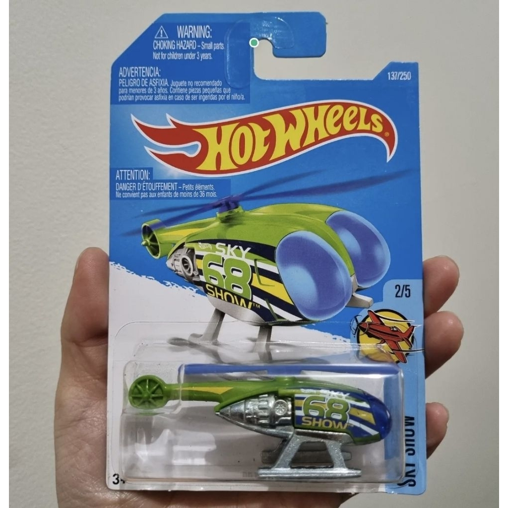 hot wheels skyfire hijau sky show