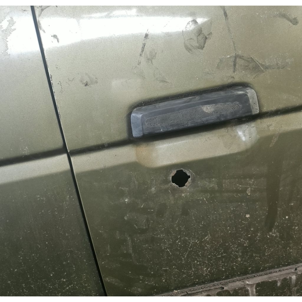 handle pintu luar nissan terrano