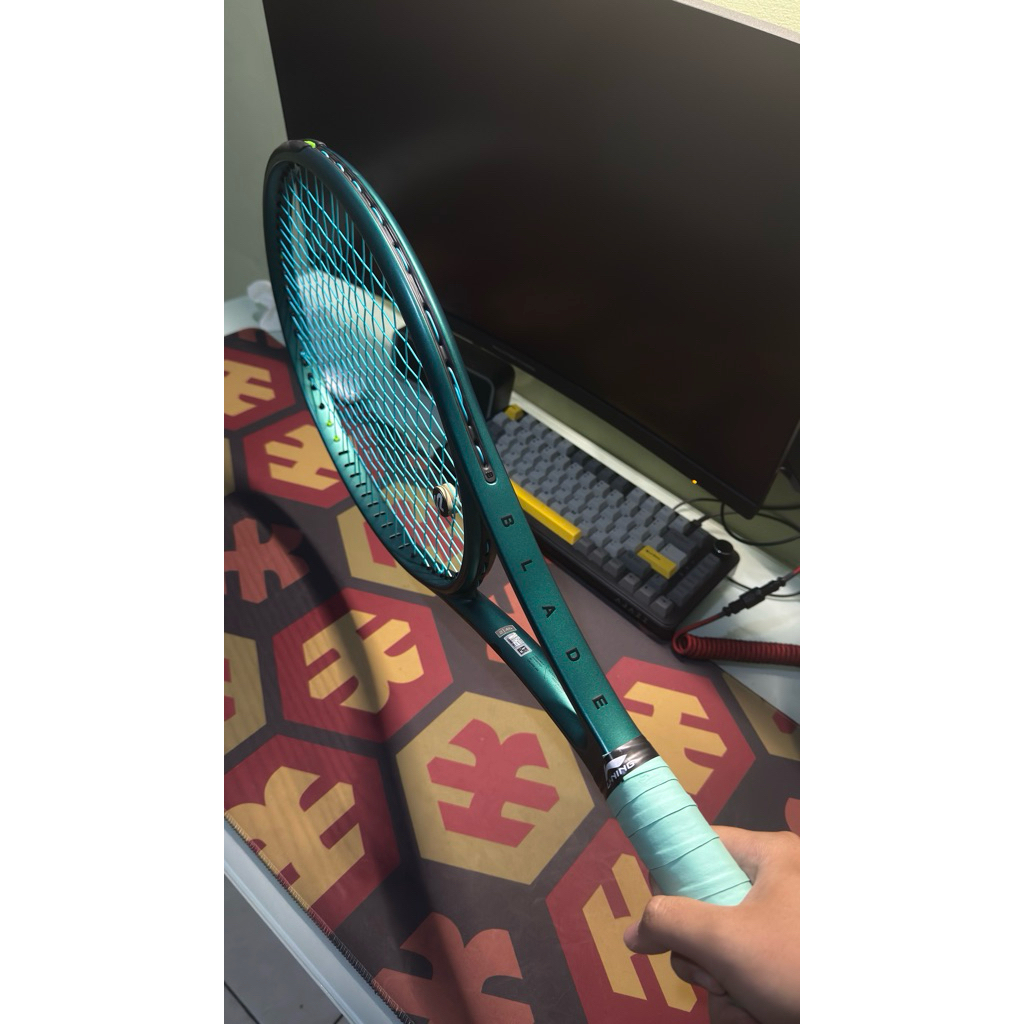 Raket Tennis Wilson Blade V9