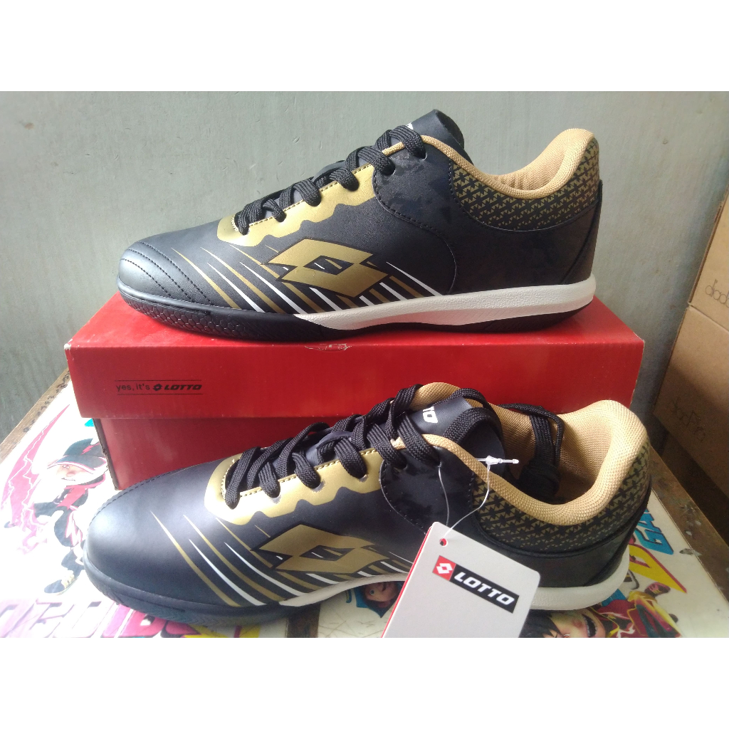 Sepatu Futsal Lotto Eligio Black Gold Futsal Shoes Original