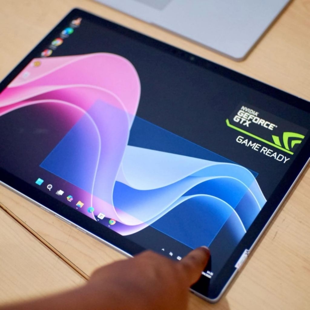 Microsoft Surface Book 3 2 in 1 Detachable i7 1065G7 GTX 1660Ti