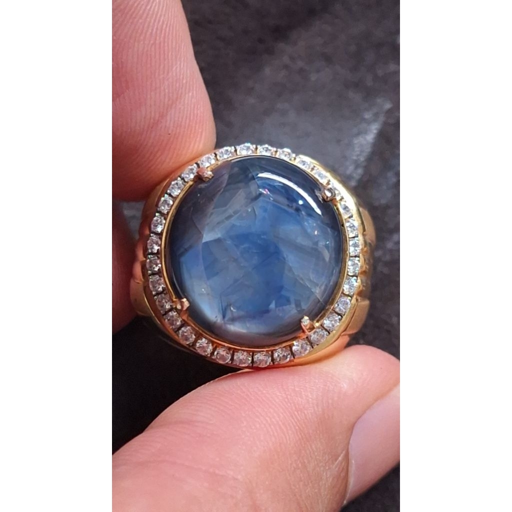 Natural Blue sapphire / Bangsing biru menawaratna