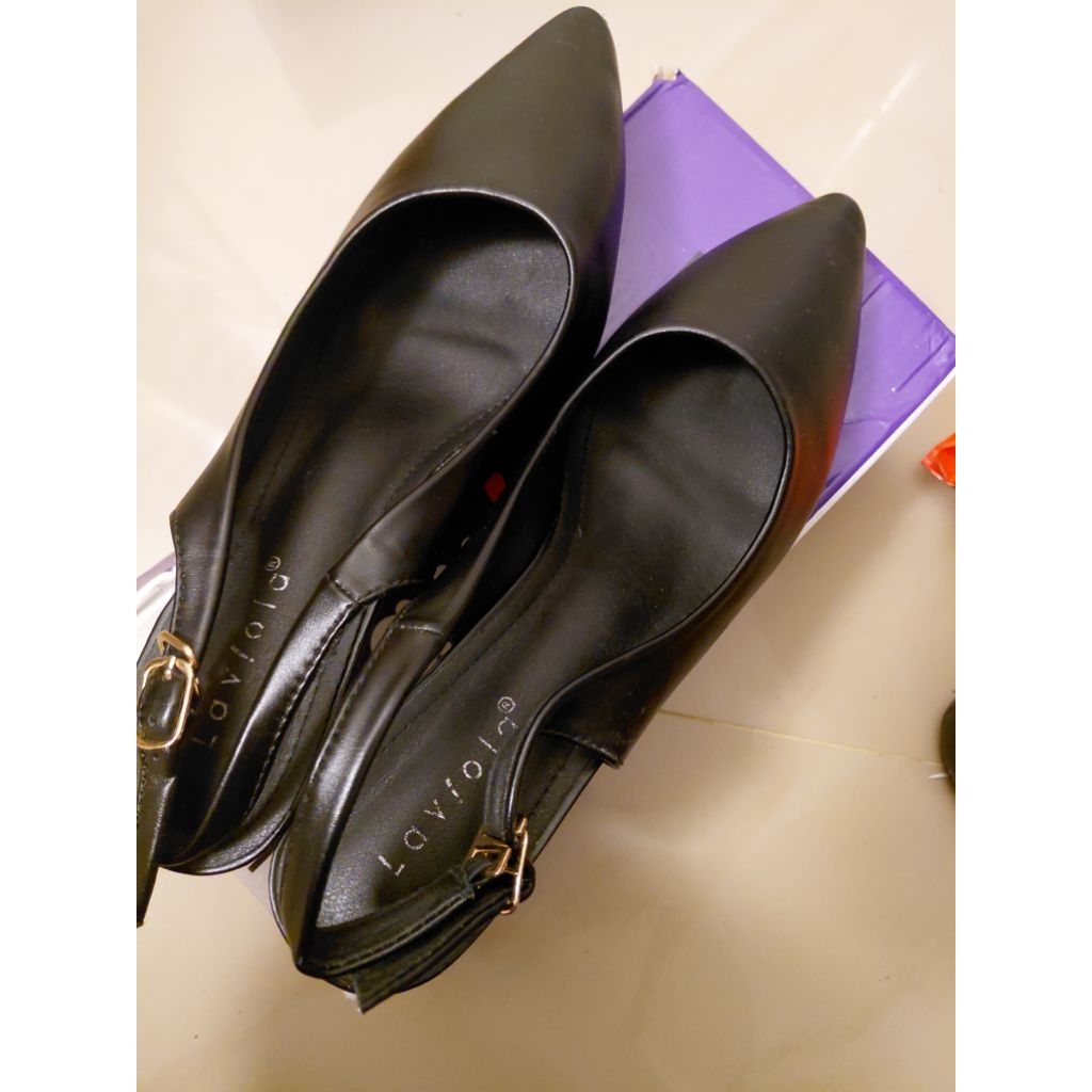 pl, sepatu laviola. laviola shoes, hak lancip, sepatu heels lancip, warna black size 39