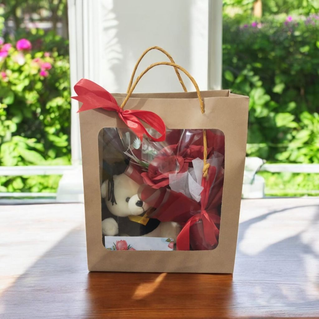 Buket Tas Hampers Wisuda Isi ( Tas + Boneka Toga + Buket Bunga ) Gift Bag Hamper untuk Wisuda Ulang 