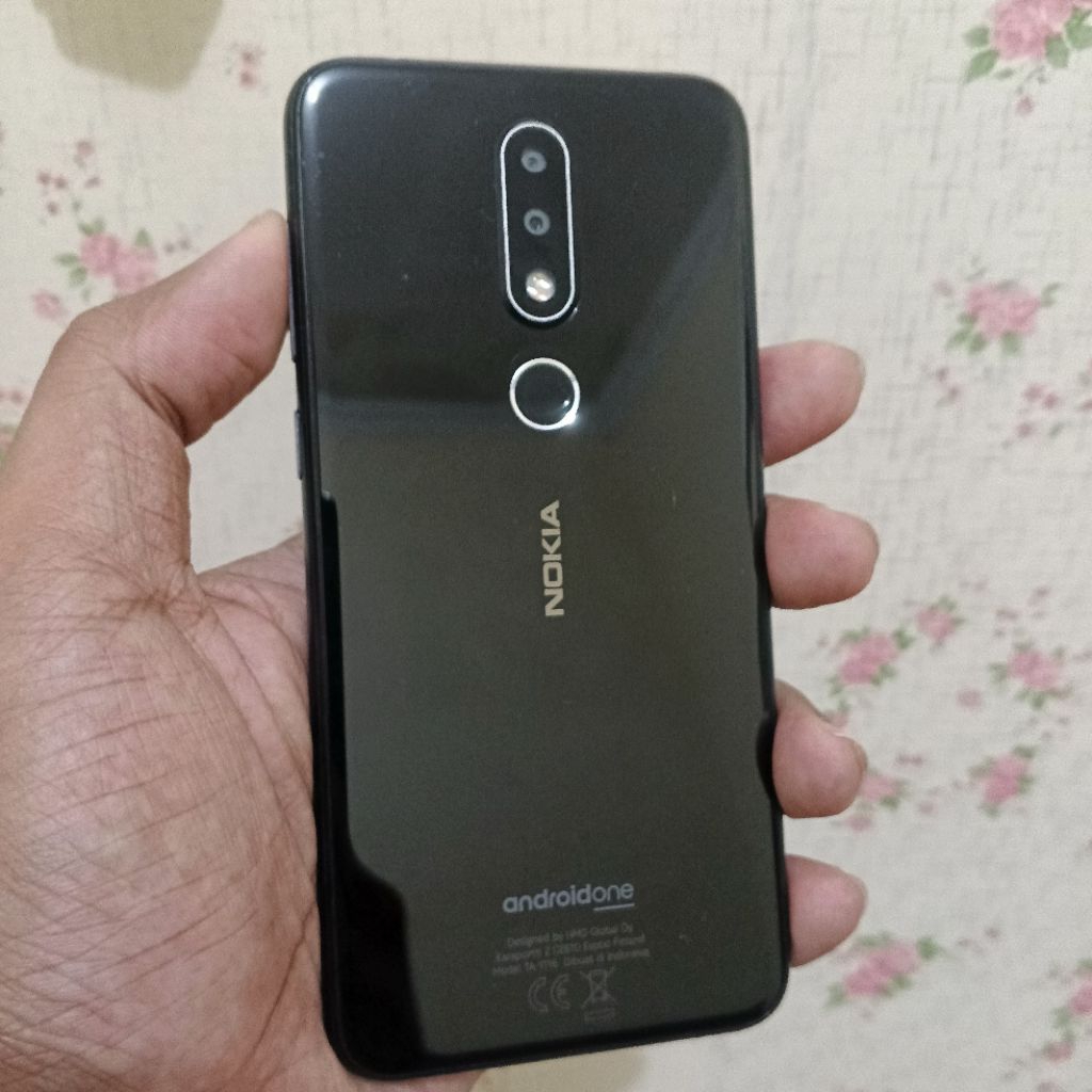 Nokia 6.1 Plus Minus