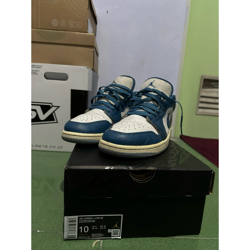 Sepatu Nike Air Jordan 1 Low SE Industrial Blue Original
