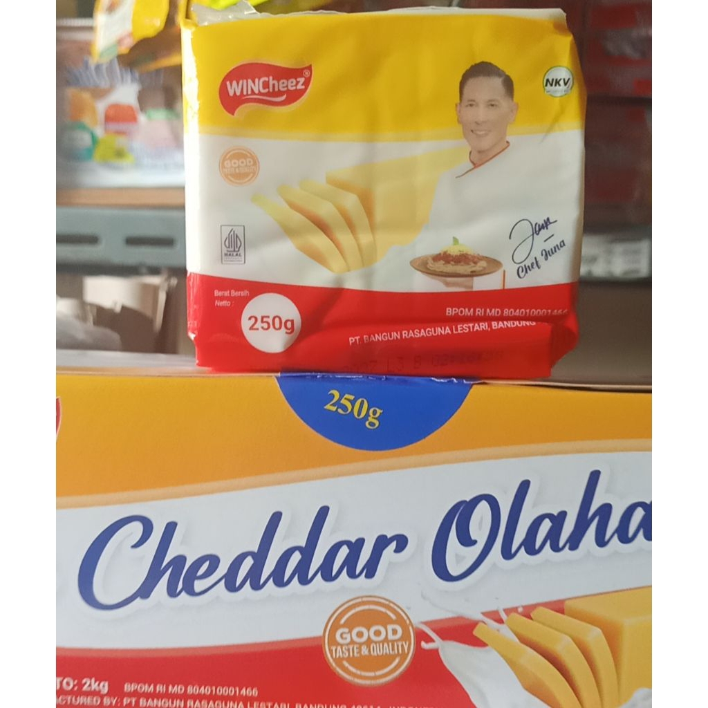 keju cheddar olahan wincheez 1 box isi 8 pcs  (2kg) / keju parut wincheez