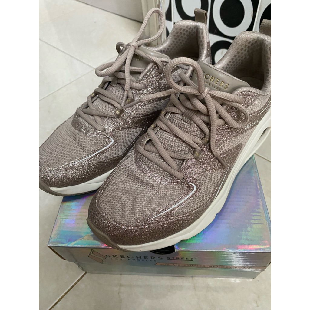 PRELOVED SEPATU SKECHERS WANITA WARNA TAUPE ORIGINAL