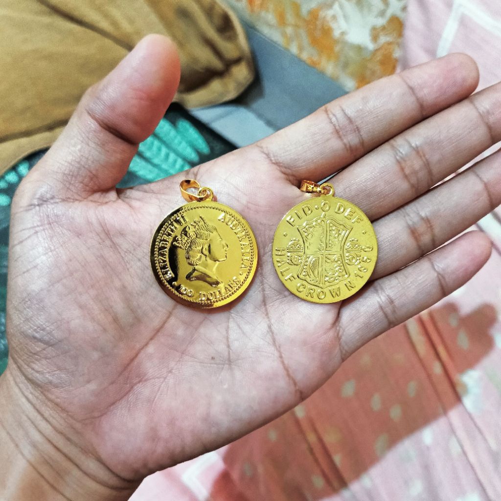Liontin mainan kalung bandul bentuk uang koin