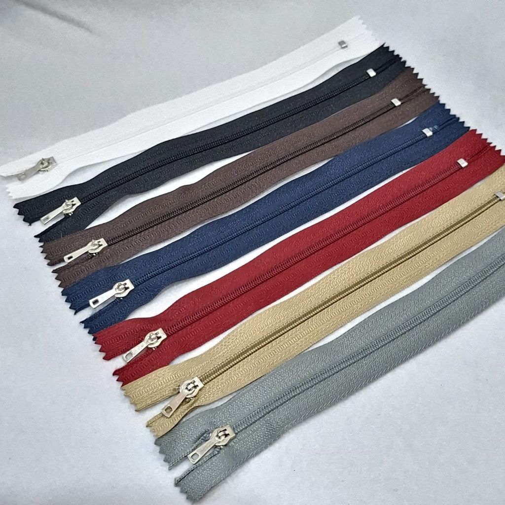SLETING CELANA 7inch YEE / RESLETING CELANA YEE 7inch / ZIPPER YEE 7inch