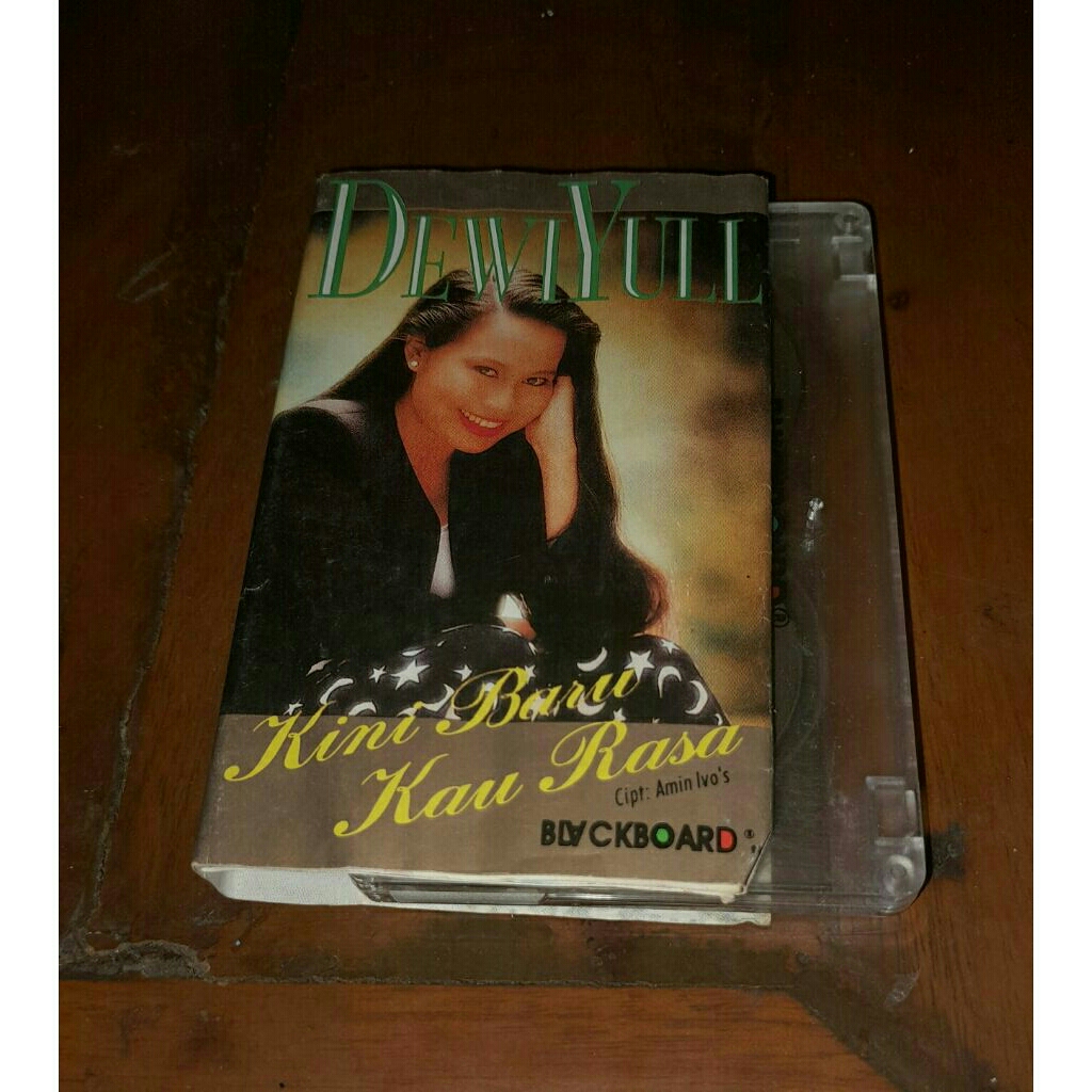 Kaset pita Dewi yull