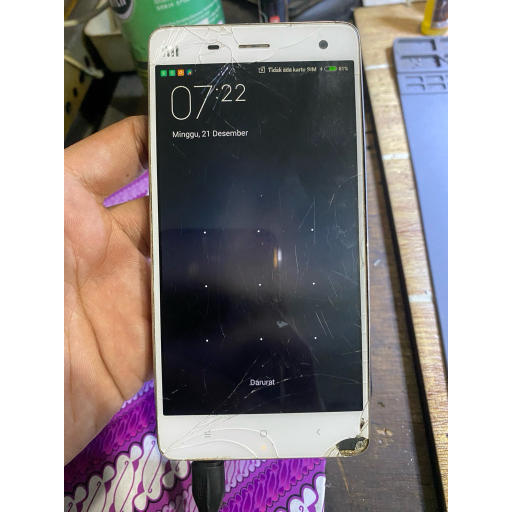 HP Xiaomi Mi 4 LTE Minus Lcd Masih Segel