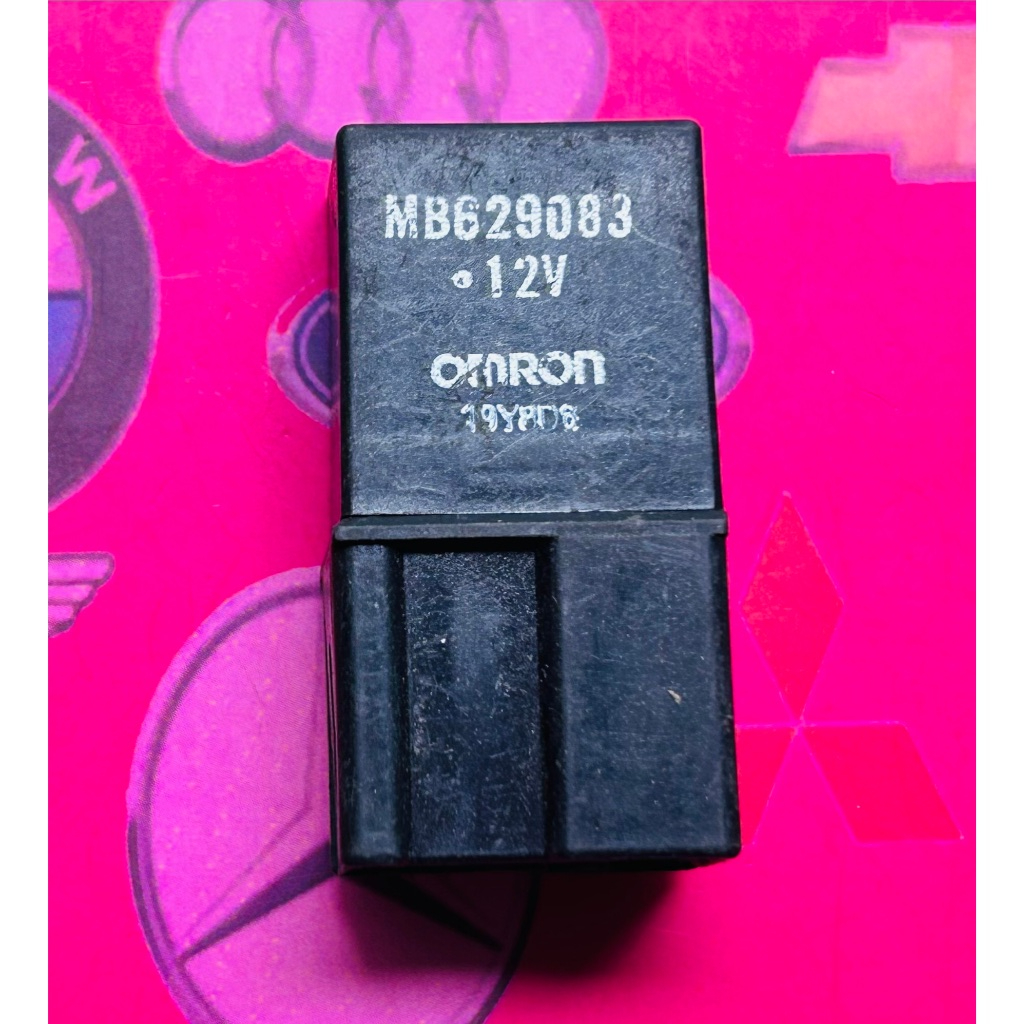 Relay mobil warna hitam Merk  Omron 4 kaki Part No. MB62063 12V ( ORIGINAL JAPAN)