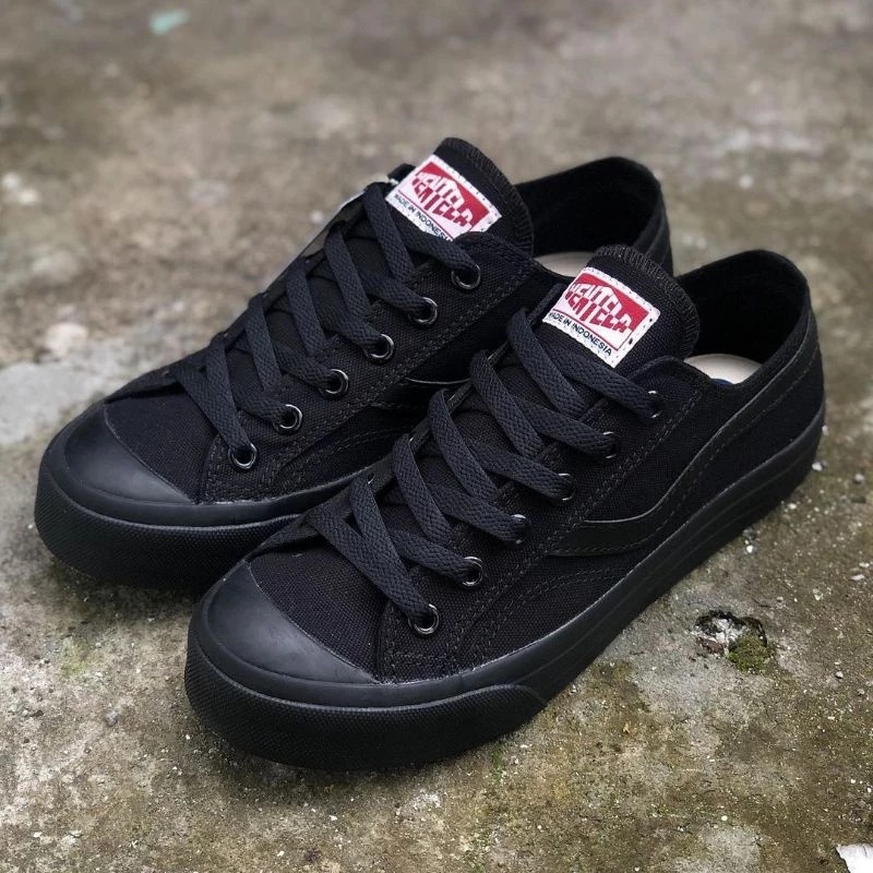 Ventela Public Low All Black