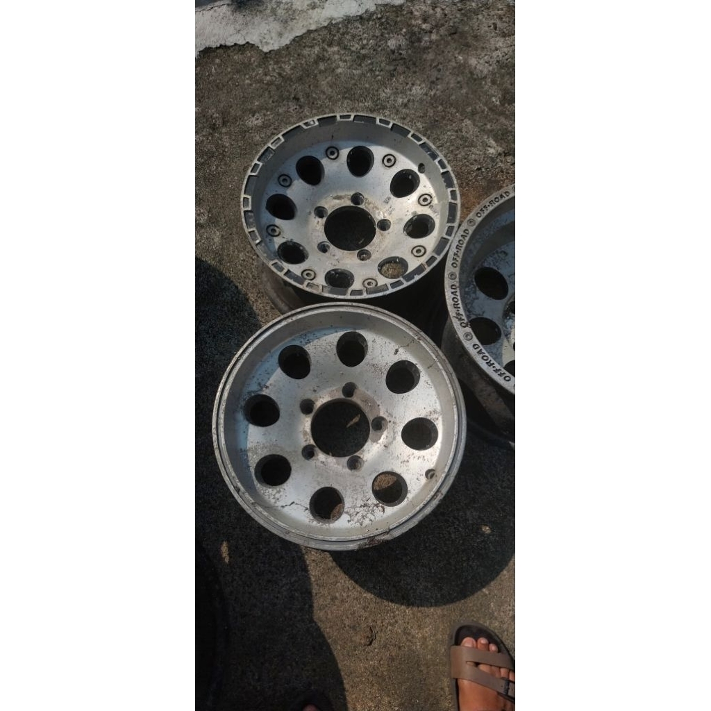 Velg model mickey thompson ring 15x7inch lobang 5 pcd 139.7 offset ET -13 cocok untuk  jimni taft fe