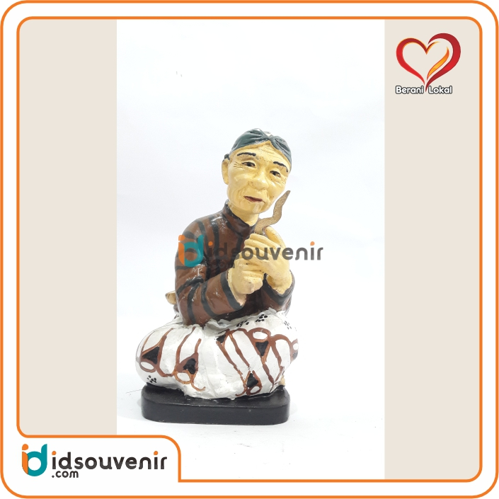 Patung Abdi Dalem Keris Miniatur-Fiber/coklat